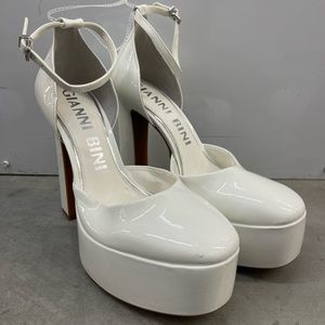 White Gianni Bini Platform Shoes